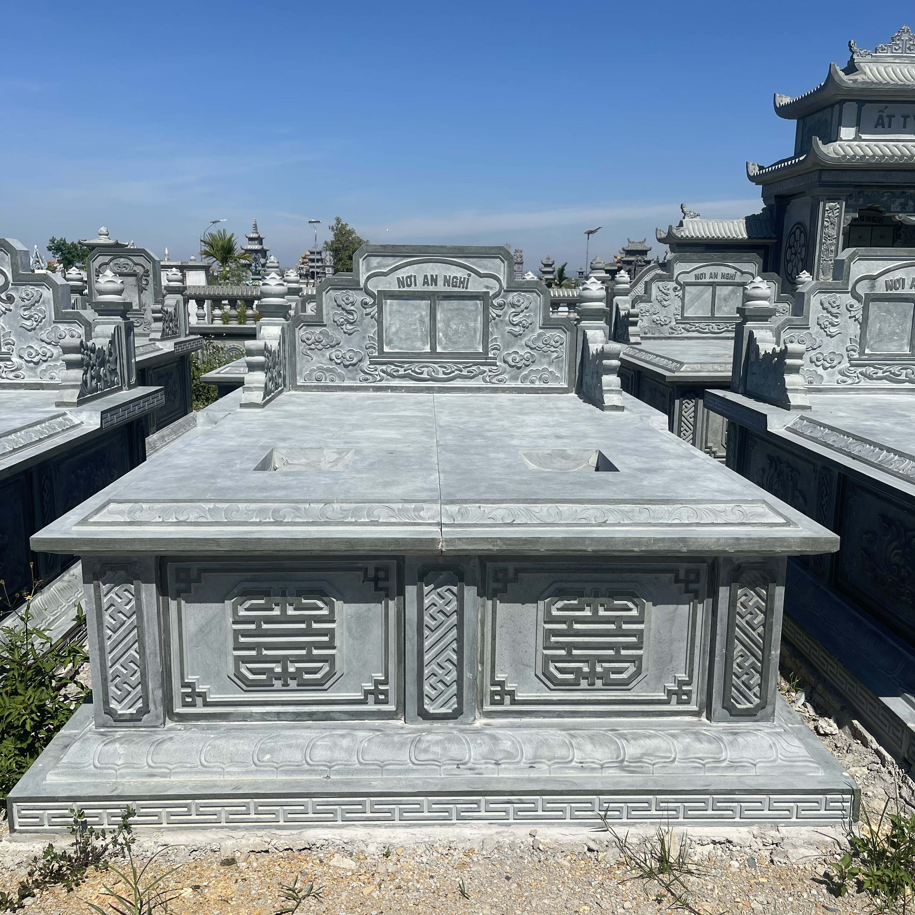 Mộ đá đôi MDD 02